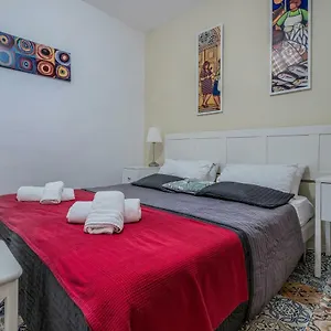 2* Pensjonat Ajkla Mansion
